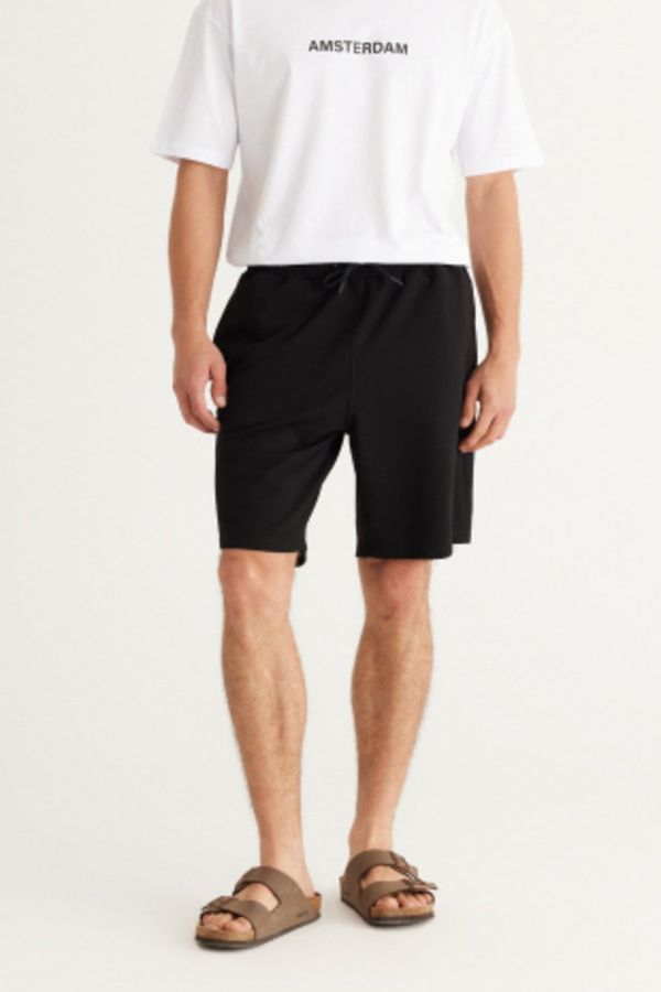 AC&Co / Altınyıldız Classics AC&Co / Altınyıldız Classics Men's Black Standard Fit Normal Cut Cotton Flexible Knitted Shorts.
