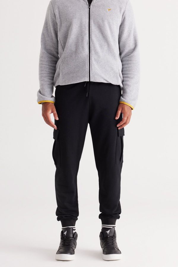 AC&Co / Altınyıldız Classics AC&Co / Altınyıldız Classics Men's Black Standard Fit Regular Fit Cotton Cargo Pocket Jogger Sweatpants