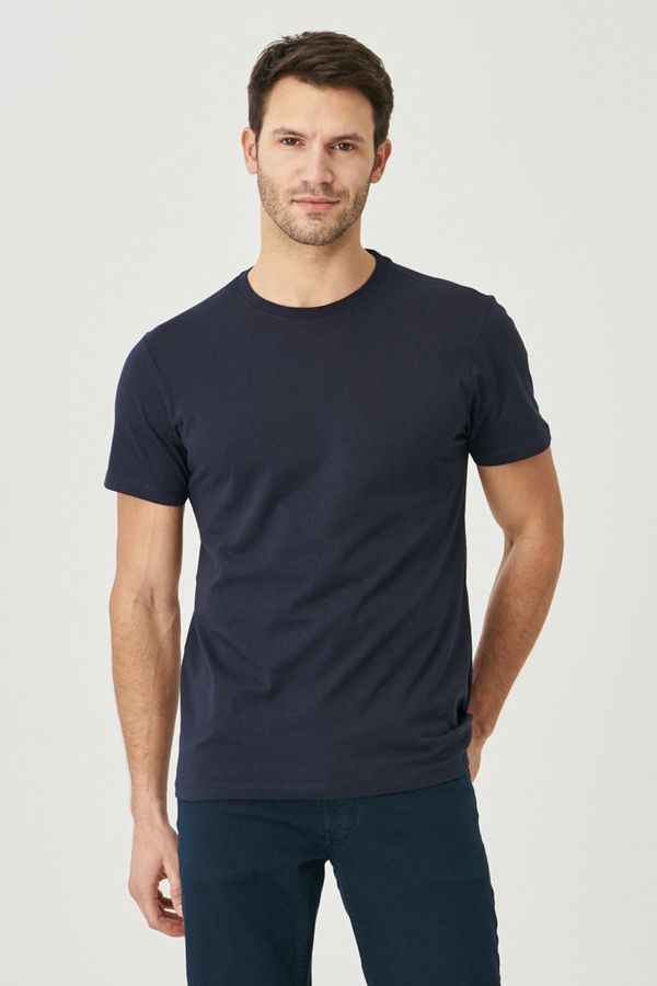 AC&Co / Altınyıldız Classics AC&Co / Altınyıldız Classics Men's Navy Blue 100% Cotton Slim Fit Slim Fit Crewneck Short Sleeved T-Shirt.