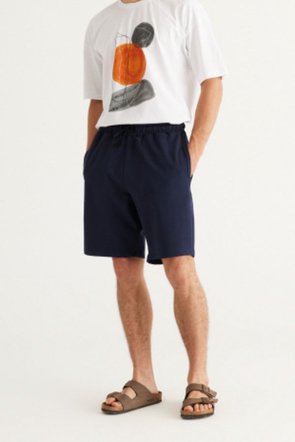 AC&Co / Altınyıldız Classics AC&Co / Altınyıldız Classics Men's Navy Blue Standard Fit Normal Cut Cotton Flexible Knitted Shorts.
