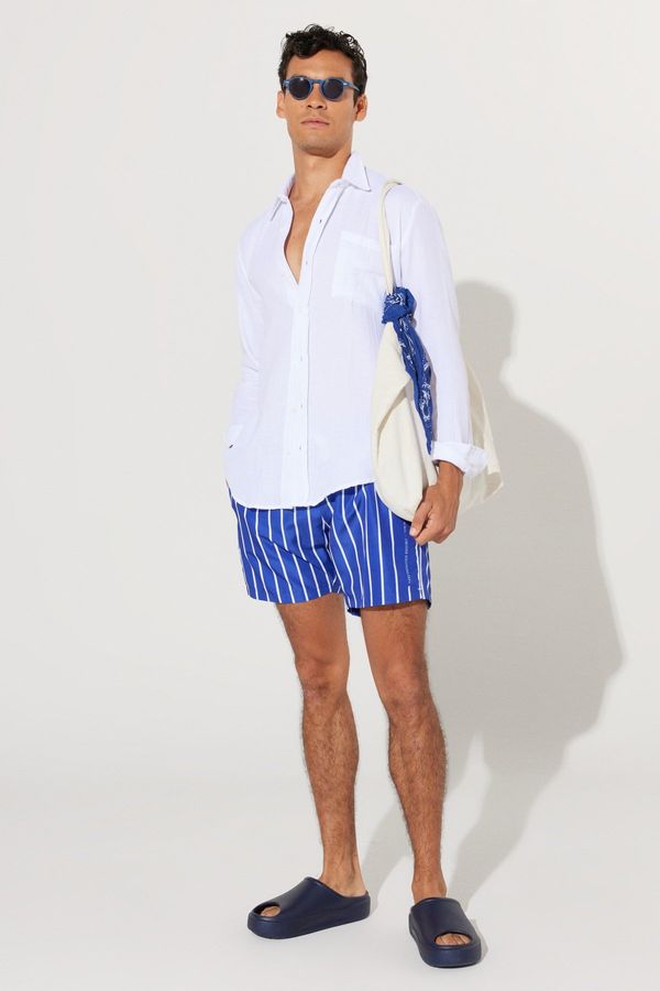 AC&Co / Altınyıldız Classics AC&Co / Altınyıldız Classics Men's Navy-White Standard Fit Regular Fit Pocket Quick Dry Patterned Marine Shorts