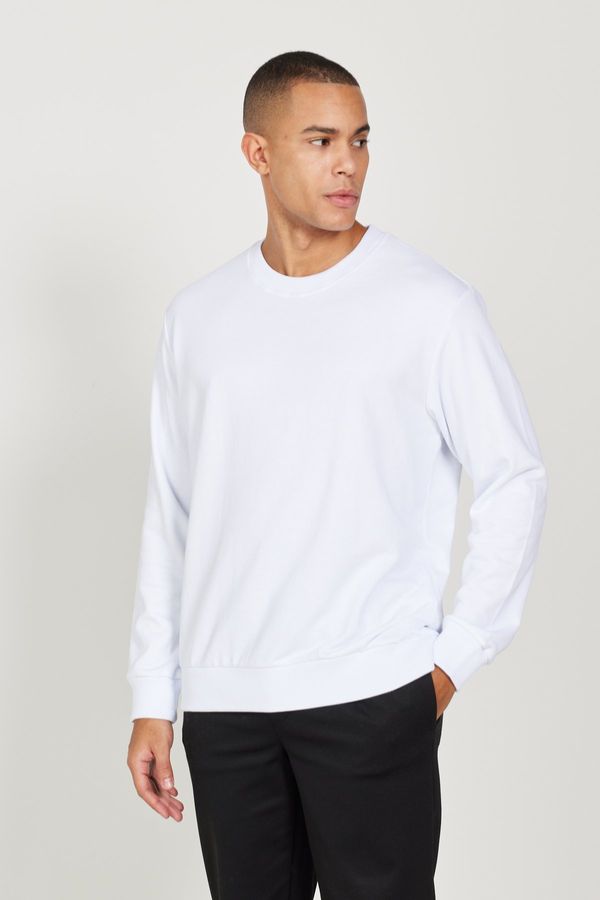 AC&Co / Altınyıldız Classics AC&Co / Altınyıldız Classics Men's White Oversize Fit Loose Fit Cotton Fleece Inner 3 Thread Crew Neck Sweatshirt