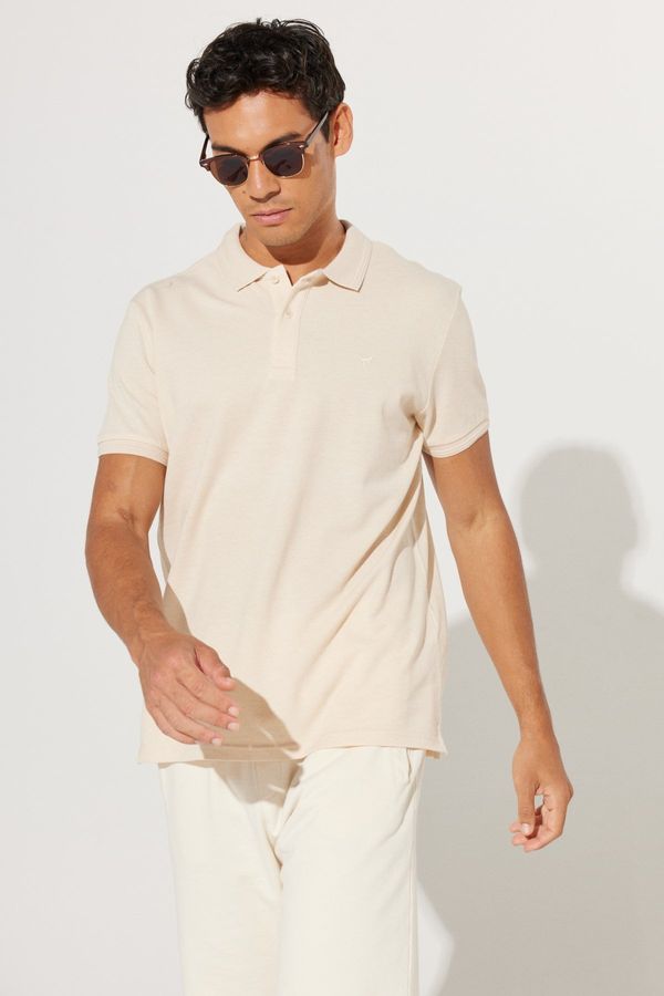 ALTINYILDIZ CLASSICS ALTINYILDIZ CLASSICS Men's Beige-Ecru Slim Fit Slim Fit Polo Neck 100% Cotton Short Sleeved T-Shirt.