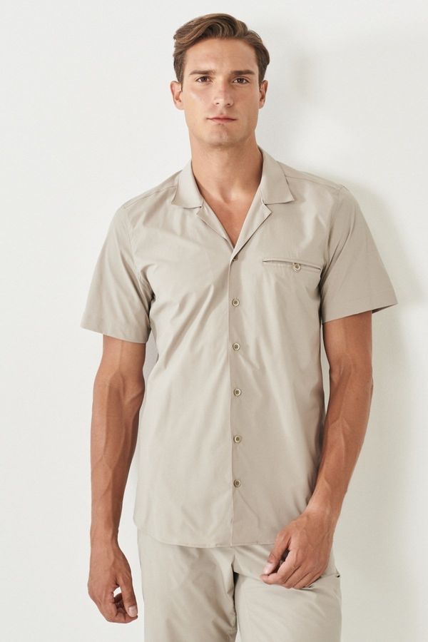 ALTINYILDIZ CLASSICS ALTINYILDIZ CLASSICS Men's Beige Slim Fit Slim Fit Mono Collar Short Sleeved Casual Shirt.