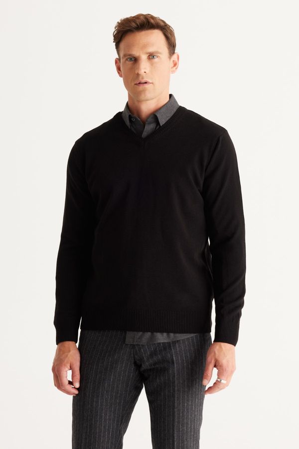 ALTINYILDIZ CLASSICS ALTINYILDIZ CLASSICS Men's Black Standard Fit Normal Cut V-Neck Knitwear Sweater.