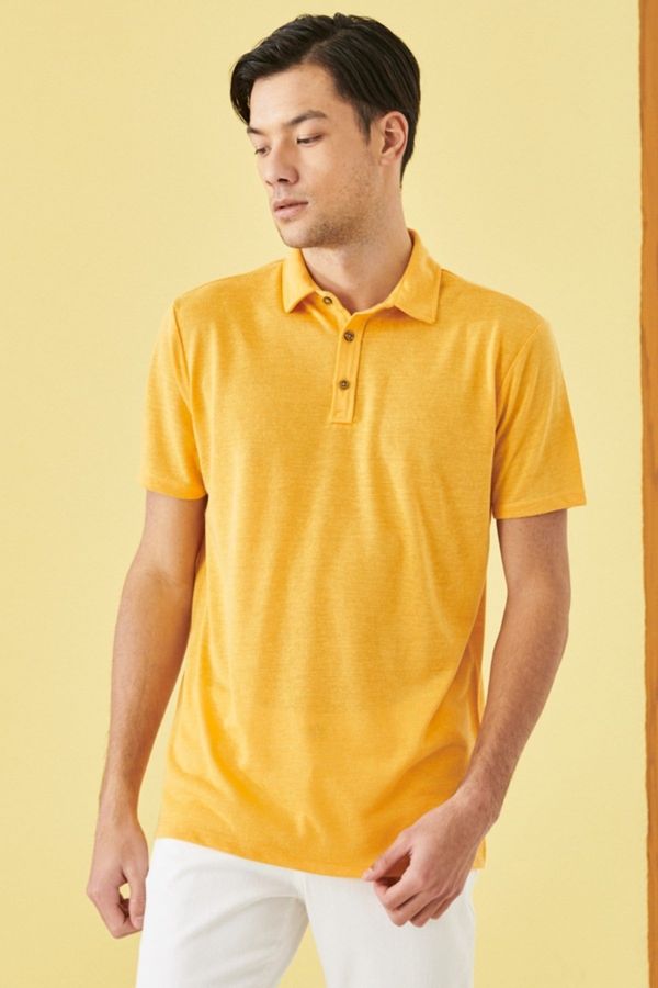 ALTINYILDIZ CLASSICS ALTINYILDIZ CLASSICS Men's Dark Yellow Slim Fit Slim Fit Polo Neck Plain Casual T-Shirt.