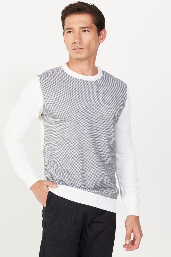 ALTINYILDIZ CLASSICS ALTINYILDIZ CLASSICS Men's Ecru-Grey Standard Fit Normal Cut Crew Neck Jacquard Knitwear Sweater