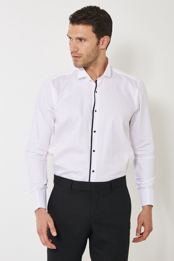 ALTINYILDIZ CLASSICS ALTINYILDIZ CLASSICS Men's White-black Slim Fit Slim Fit 100% Cotton Shirt with Collar Collar.
