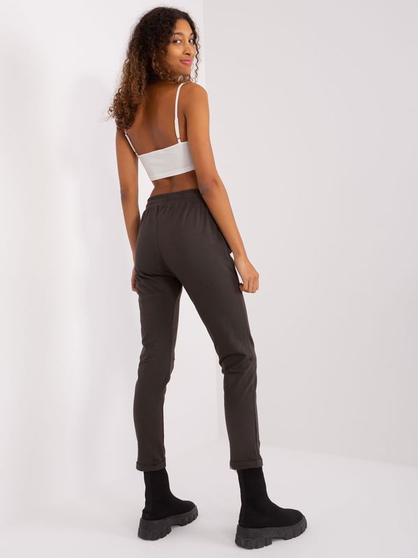 Fashionhunters Aprilia Khaki Basic Sweatpants with Pockets