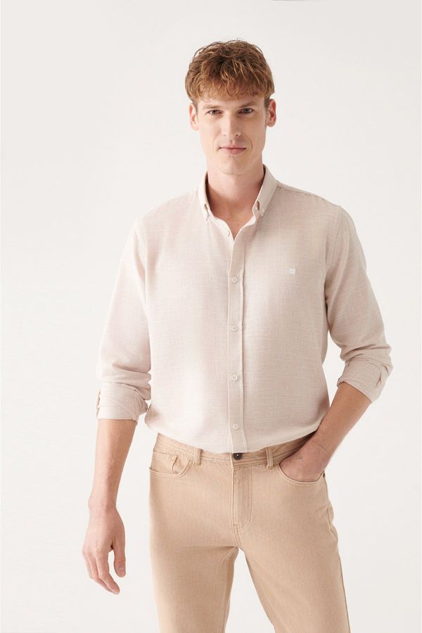 Avva Avva Men's Beige Easy-Iron Button Collar Textured Cotton Standard Fit Regular Cut Shirt