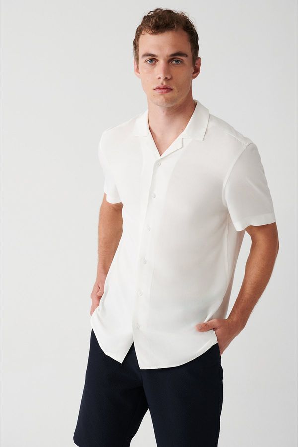 Avva Avva Men's White 100% Viscose Apage Collar Short Sleeve Regular Fit Shirt