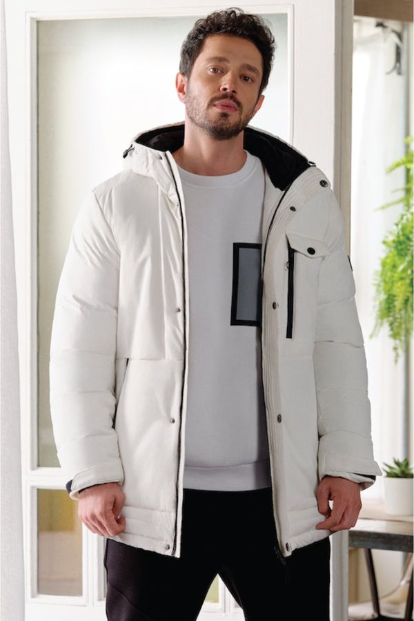 Avva Avva Men's White Water Repellent Windproof With Thermometer Inflatable Comfort Fit Comfortable Cut Coat