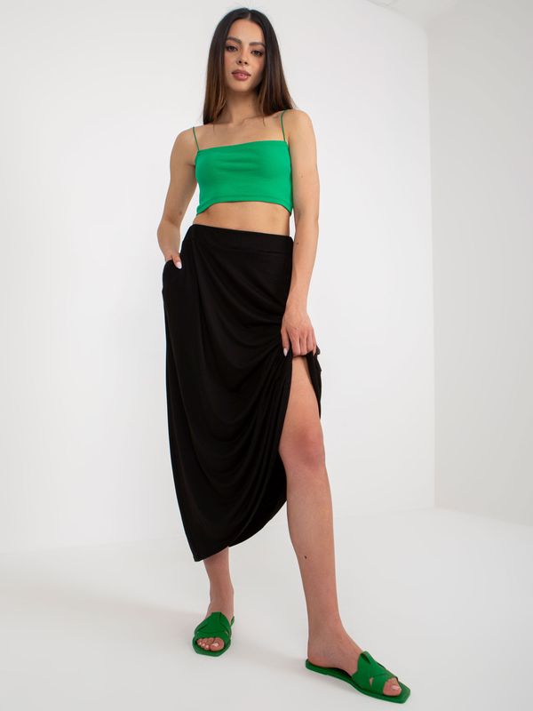 Fashionhunters Basic black midi skirt with pockets by RUE PARIS