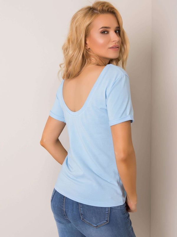 Fashionhunters Basic light blue T-shirt with back neckline