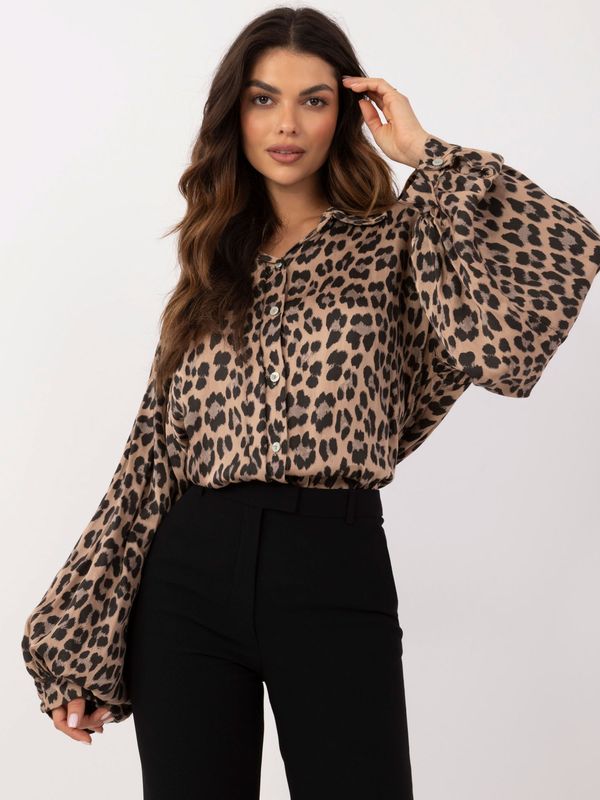 Fashionhunters Beige and black shirt with leopard print OH BELLA