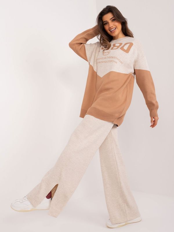Fashionhunters Beige and camel two-piece knitted set