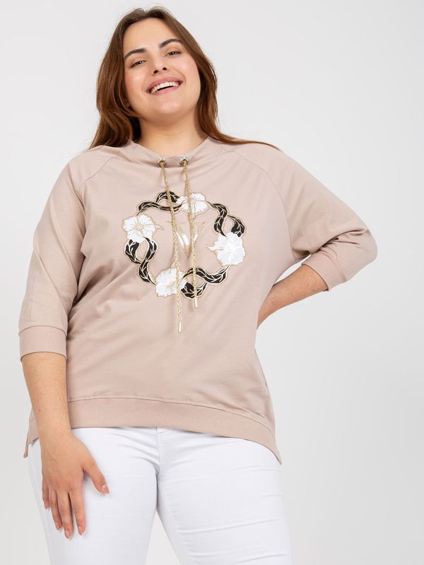 Fashionhunters Beige cotton blouse of larger size with application
