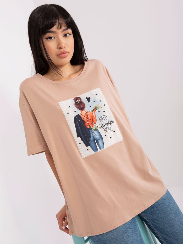 Fashionhunters Beige T-shirt with print and round neckline