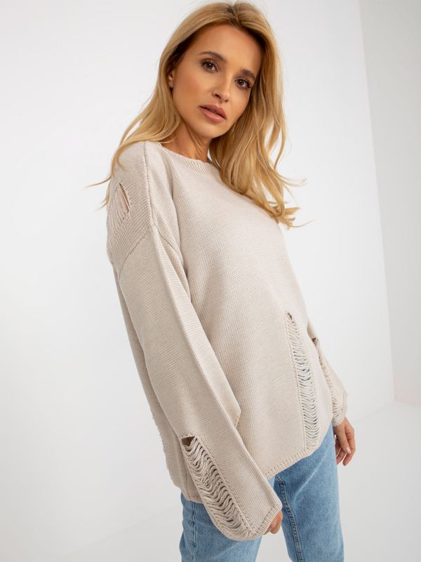 Fashionhunters Beige women's oversize sweater with holes with wool