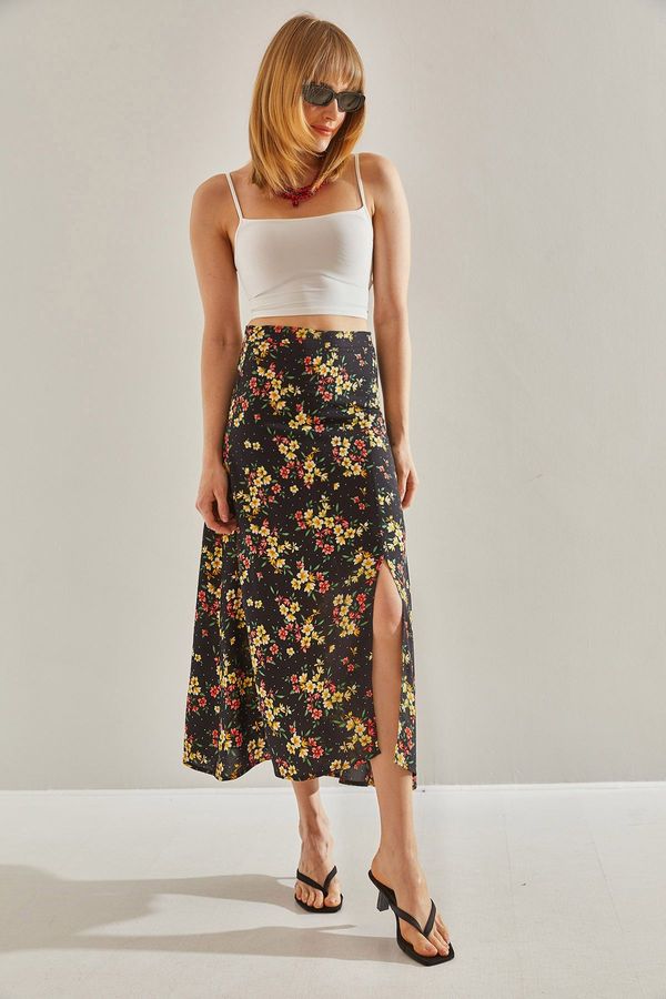 Bianco Lucci Bianco Lucci Women's Black Side Hidden Zipper Slit Floral Skirt