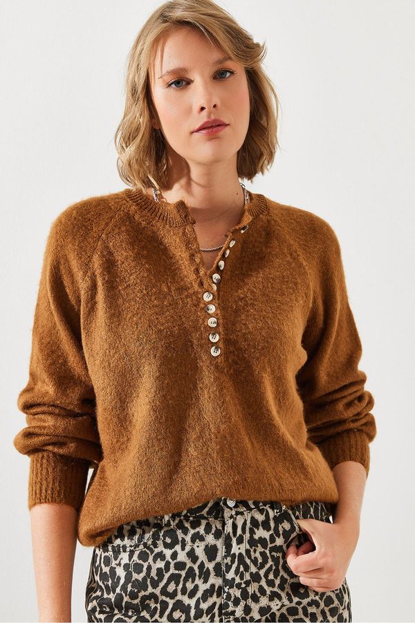 Bianco Lucci Bianco Lucci Women's Charmed Striped 11 Button Knitwear Sweater