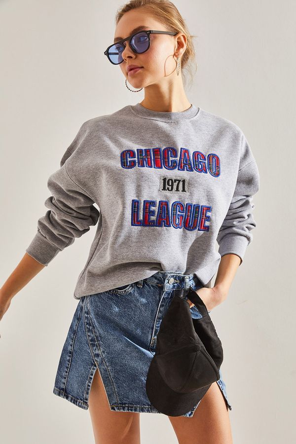 Bianco Lucci Bianco Lucci Women's Chicago Printed Three Thread Raised Sweatshirt