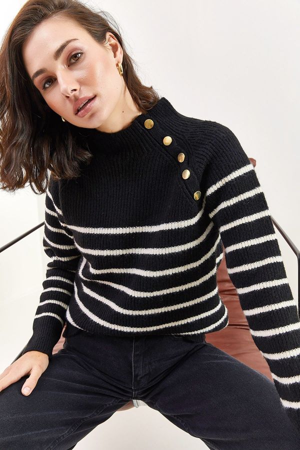 Bianco Lucci Bianco Lucci Women's Half Turtleneck Shoulder Button Detailed Knitwear Sweater