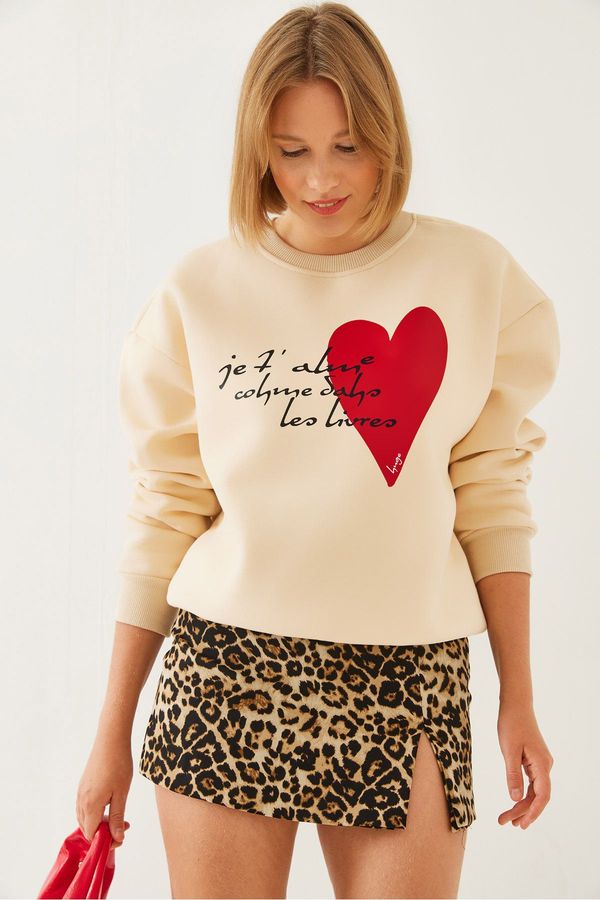 Bianco Lucci Bianco Lucci Women's Heart and Text Printed Sweatshirt Mbhs023