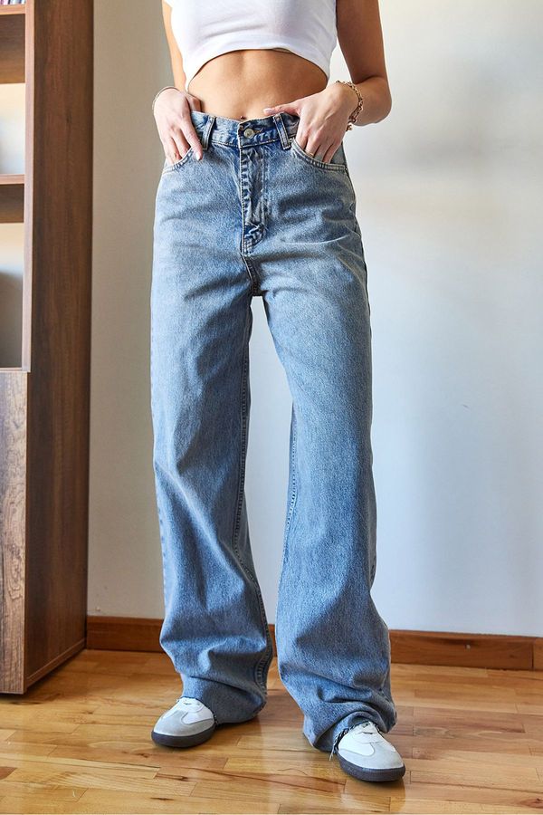 Bianco Lucci Bianco Lucci Women's Laser Cut Denim Trousers 486