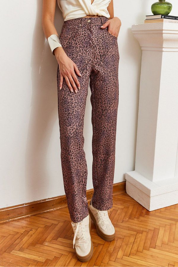 Bianco Lucci Bianco Lucci Women's Leopard Patterned Denim Pants MBMS033