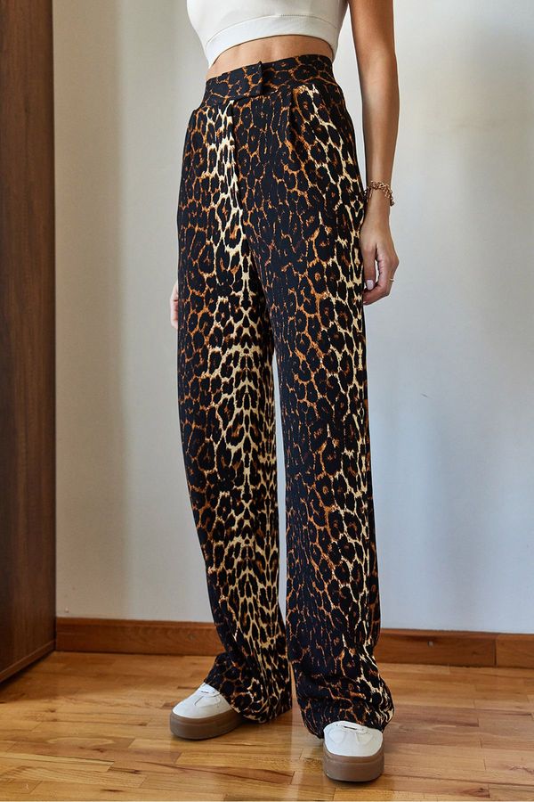 Bianco Lucci Bianco Lucci Women's Leopard Print Pocket Detailed Velcro Palazzo Trousers 3826