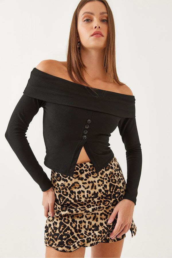 Bianco Lucci Bianco Lucci Women's Madonna Collar Ribbed Button Detail Blouse