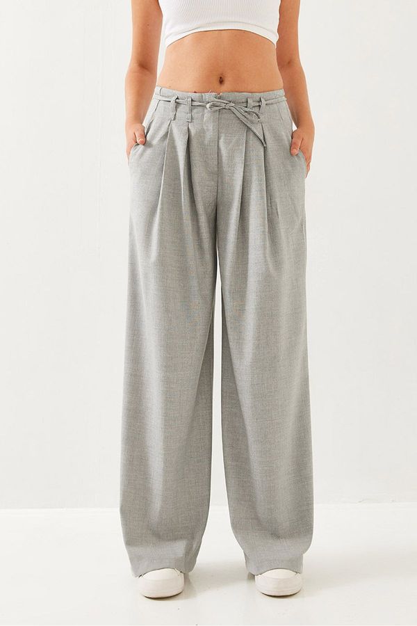 Bianco Lucci Bianco Lucci Women's Pleated Palazzo Pants