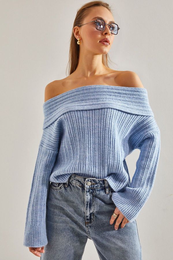 Bianco Lucci Bianco Lucci Women's Ruffle Collar Sweater