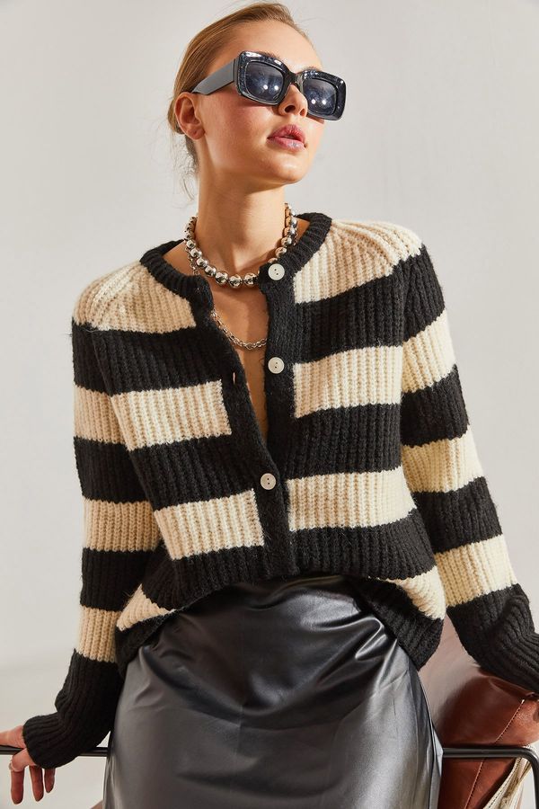 Bianco Lucci Bianco Lucci Women's Striped Buttoned Knitwear Cardigan