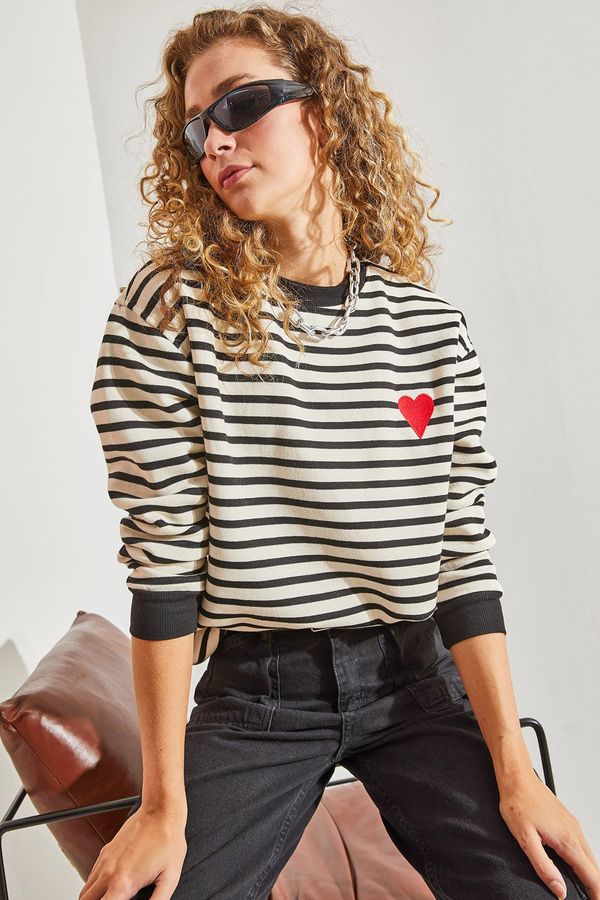 Bianco Lucci Bianco Lucci Women's Striped Heart Printed Sweatshirt