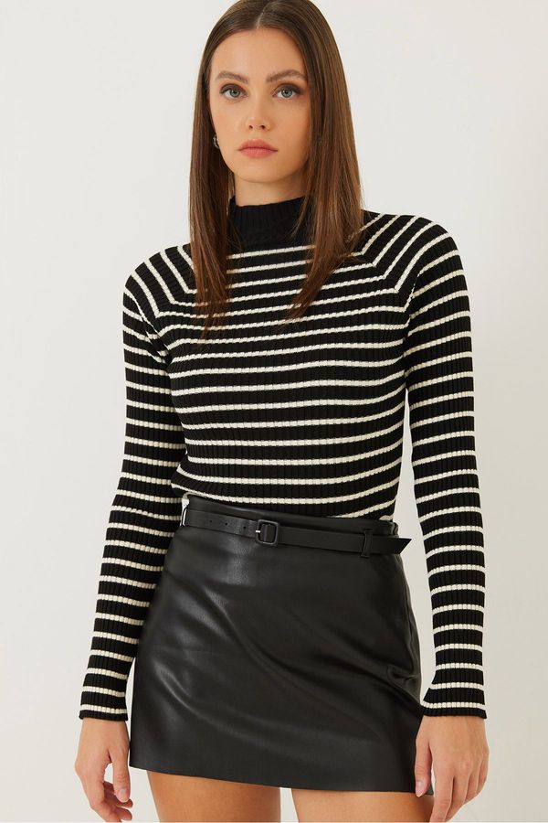 Bianco Lucci Bianco Lucci Women's Striped Turtleneck Sweater