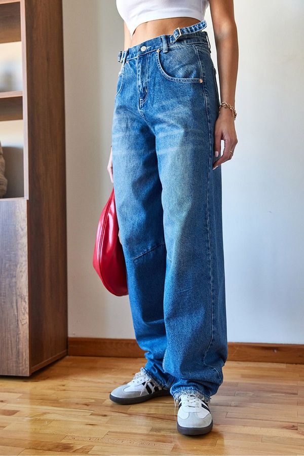 Bianco Lucci Bianco Lucci Women's Tasseled Side Buckle Denim Trousers 5179