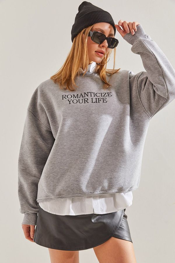 Bianco Lucci Bianco Lucci Women's Text Printed Three Thread Raised Sweatshirt