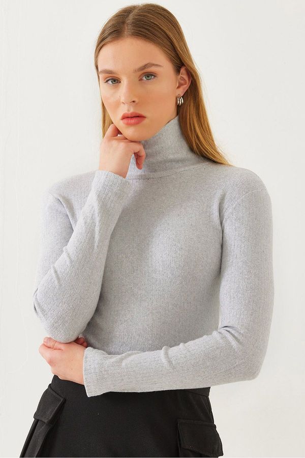 Bianco Lucci Bianco Lucci Women's Turtleneck Report Basic Blouse 0009