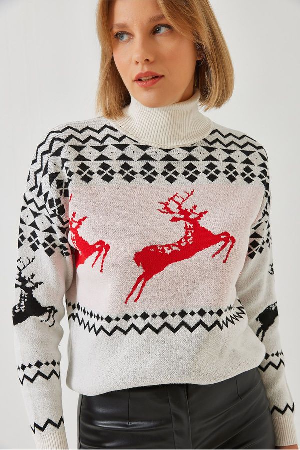 Bianco Lucci Bianco Lucci Women's Turtleneck Sweater with Deer Pattern
