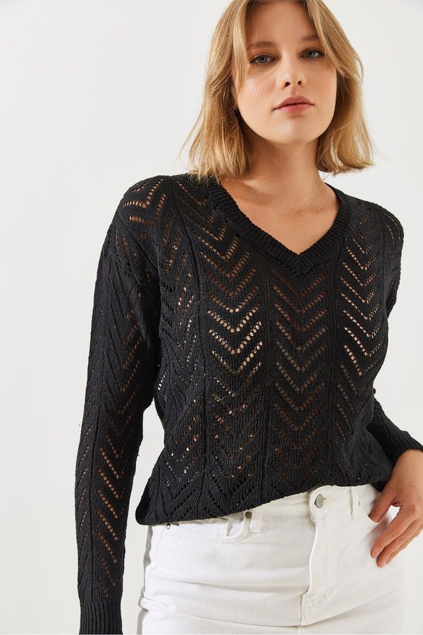 Bianco Lucci Bianco Lucci Women's V Neck Sweater