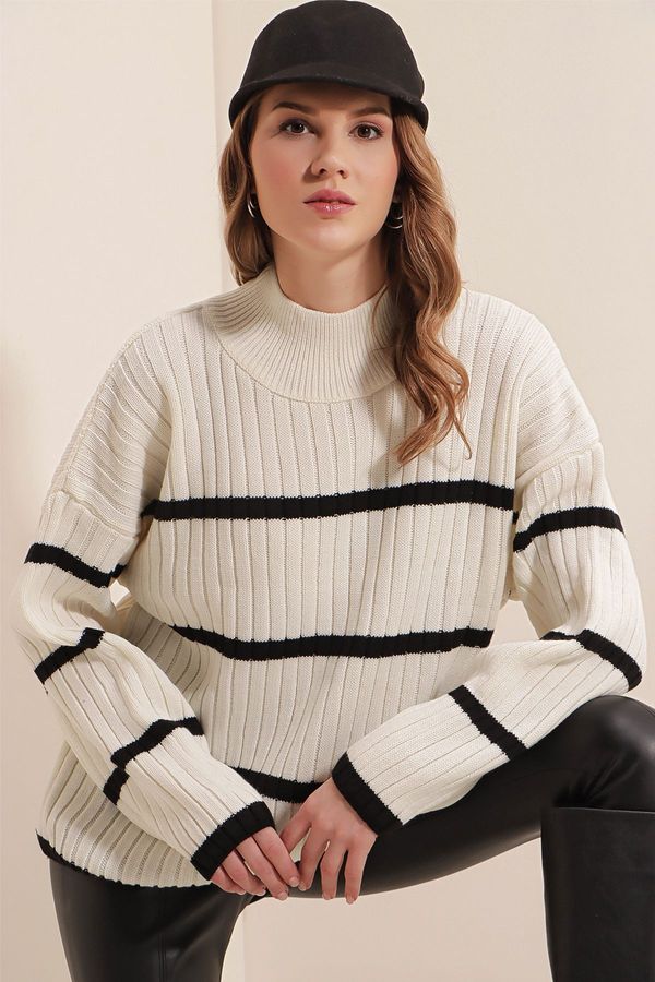 Bigdart Bigdart 15804 Striped Oversize Turtleneck Sweater - White