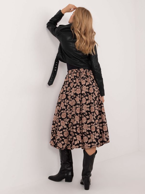 Fashionhunters Black and beige elegant floral skirt