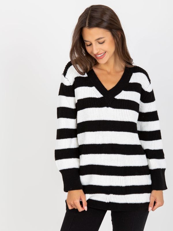 Fashionhunters Black and white oversize sweater with wool RUE PARIS