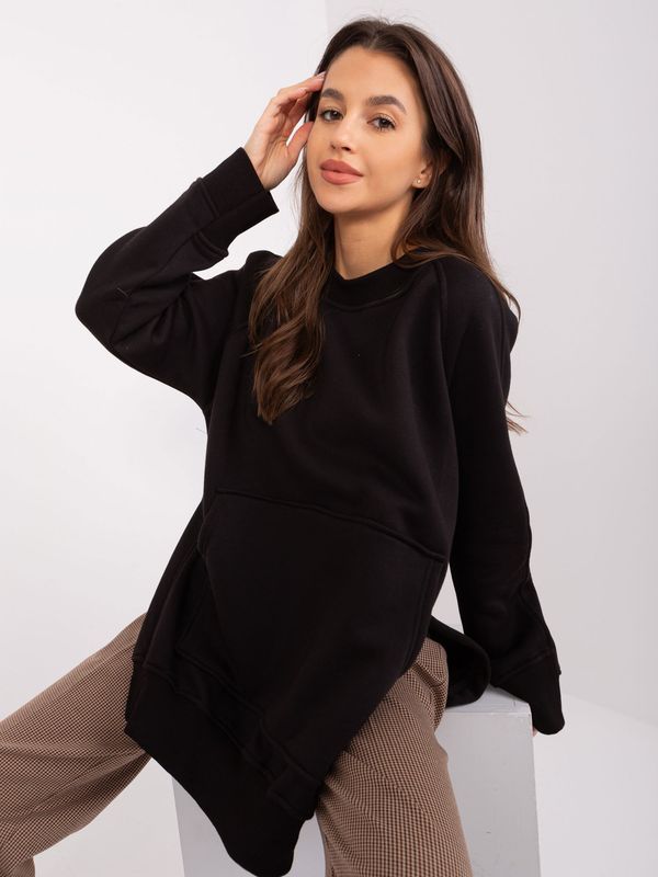 Fashionhunters Black hooded sweatshirt with slits