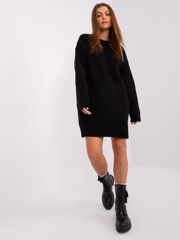 Fashionhunters Black knitted dress RUE PARIS with a round neckline