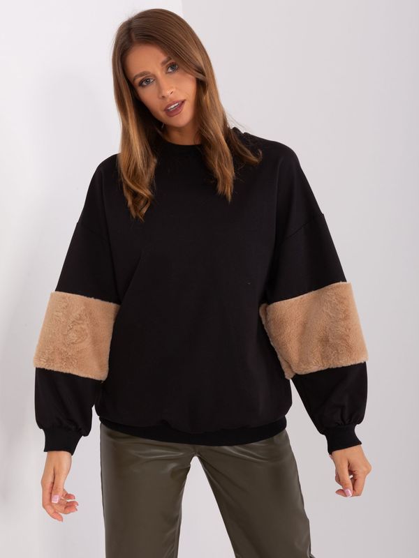 Fashionhunters Black plain oversize sweatshirt with fur accents