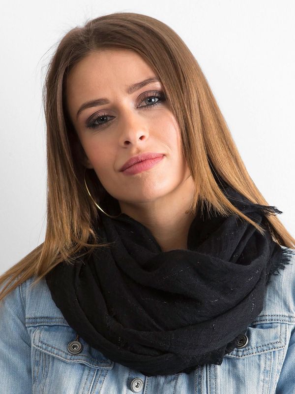 Fashionhunters Black scarf with shiny thread