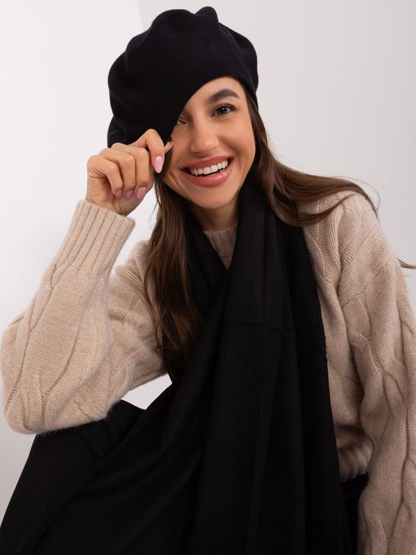 Fashionhunters Black solid color women's beret